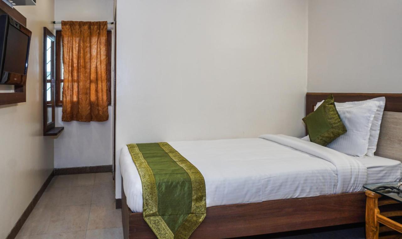 Treebo Jayratna Hotel Pune