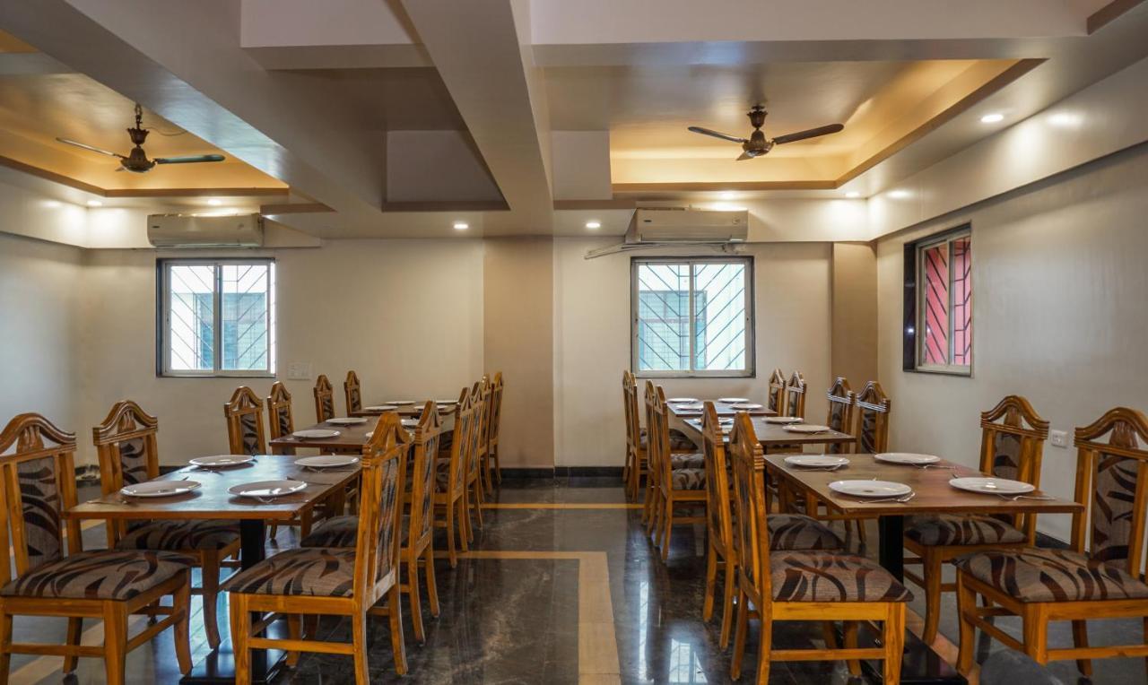 Hotel Treebo Jayratna 3*