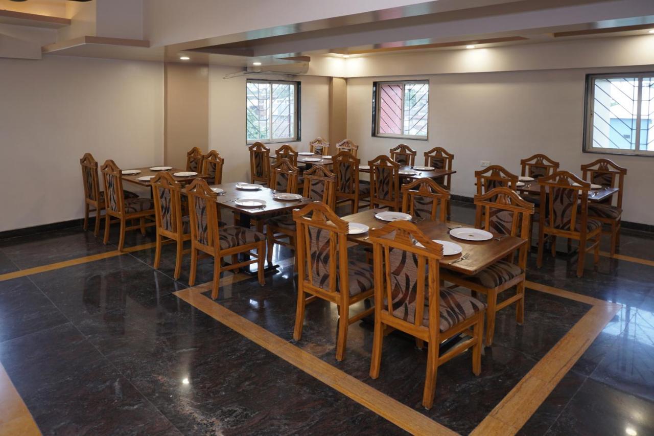 Treebo Jayratna Hotel 3*