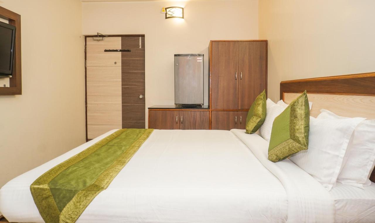 Hotel Treebo Jayratna