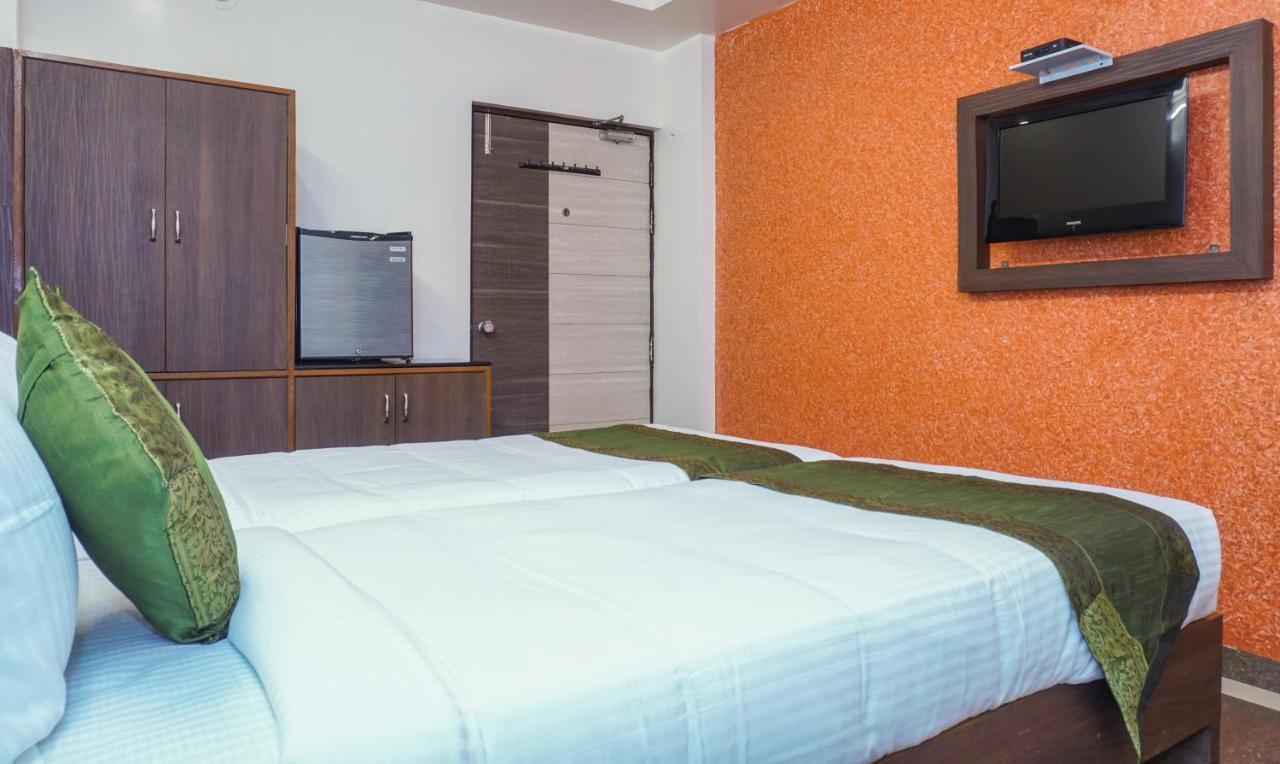 Hotel Treebo Jayratna Pune