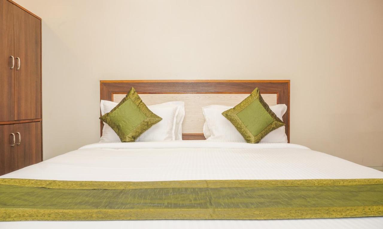Treebo Jayratna 3* Pune