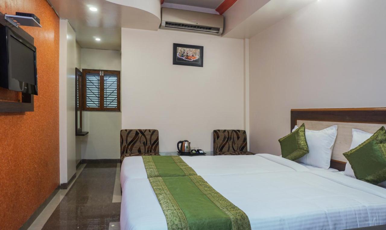 Hotel Treebo Jayratna Pune